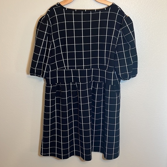 Shein Curve Plus Size Mini Short Sleeve Dress - Picture 7 of 13